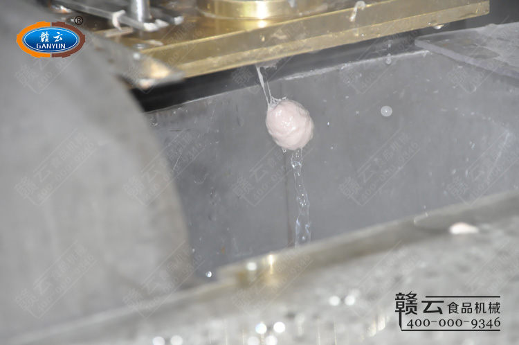 成型出來的單個(gè)肉丸