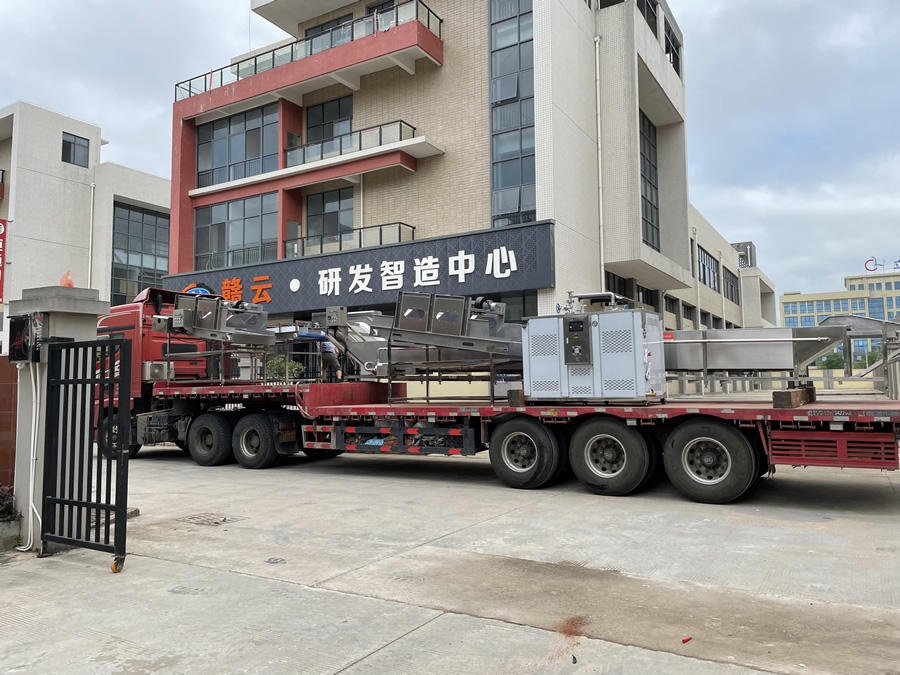 肉類加工設(shè)備裝車 肉類加工設(shè)備裝車